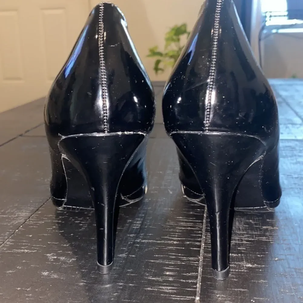 Black Unisa Unneila Classic Cut Out Heels​​​​​​​​​​​​​​​​​​​​​​​​​​​​​​